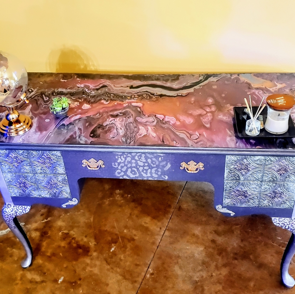 Beautiful Refurbished Queen Anne Desk g mail me to buy beverlygallery3 - Picture 3 of 4